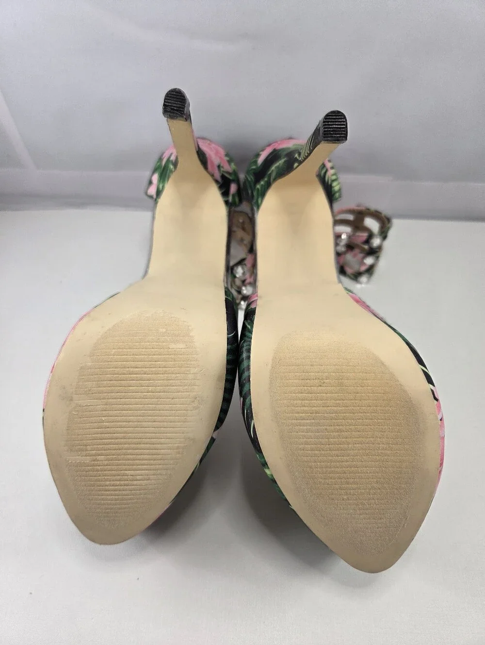 ShoeDazzle Sabella Tropical Floral Rhinestone Platform Heels Size 9.5